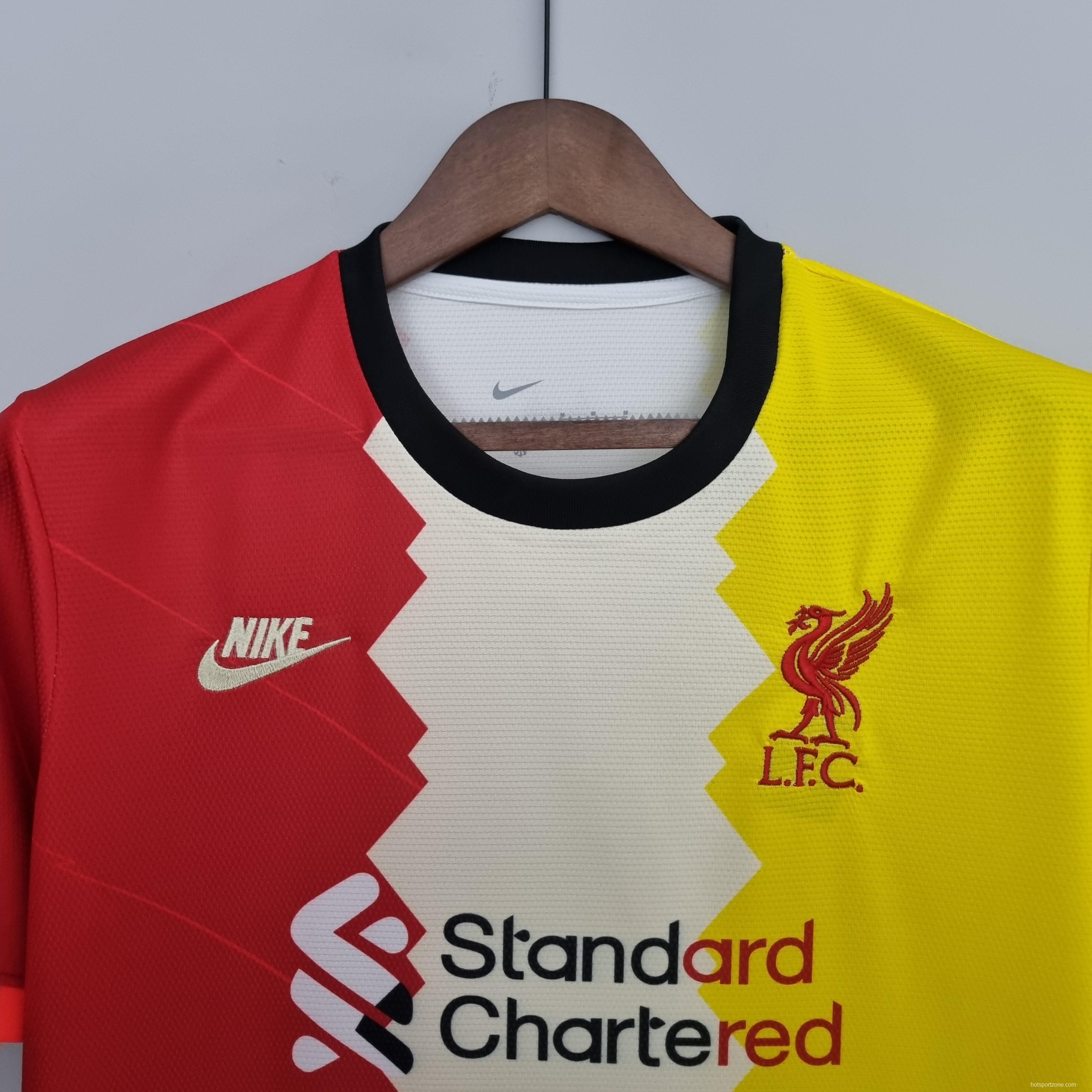 22/23 Liverpool Red Beige Yellow Soccer Jersey