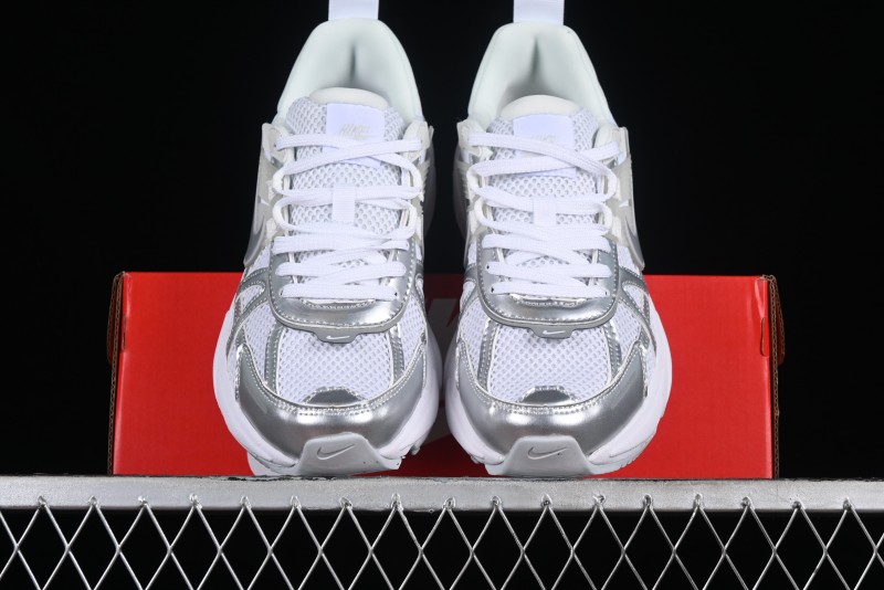 Nike Runtekk Run Retro Low-Top Running Shoes with Cushlon Midsole and Anti-Slip Design - FD0736-104