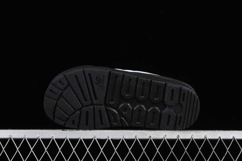 New Balance CRV CAP V2 Casual Sneakers with Flat Silhouette and Mesh Upper - SD3205IB2