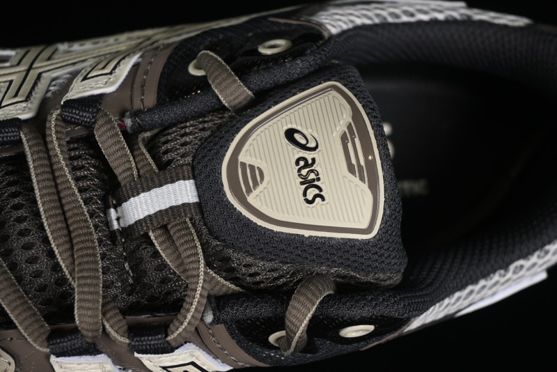 Asics Gel-Quantum Kinetic Retro Casual Sneakers with Thick Sole and GEL Scutoid Technology - 1203A270-201