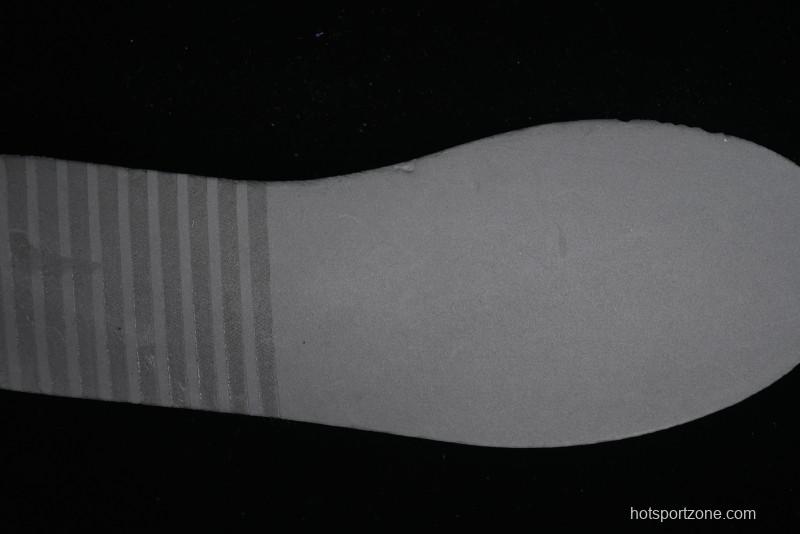 Nike SB Dunk Low Custom Collaboration Otomo Katsuhiro x Nike SB Dunk Low "Steamboy OST" - CT0856-102