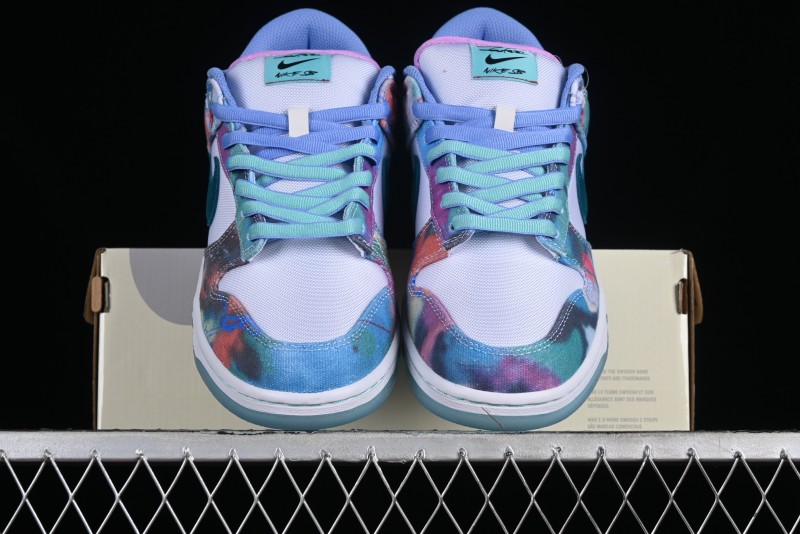 Nike Futura x Dunk Low Pro SB Casual Skate Shoes with Tie-Dye Pattern - HF6061-400