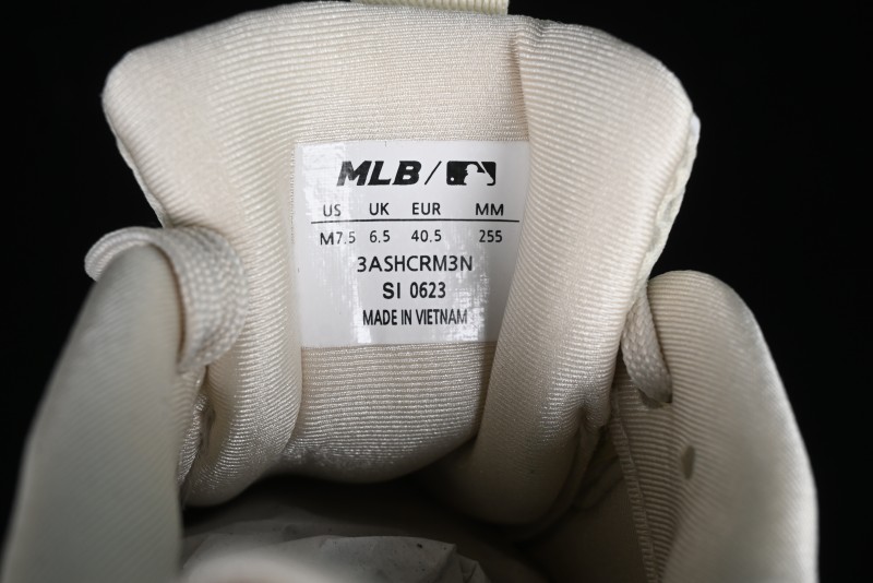 New York Yankees MLB Chunky Runner Denim Monogram Lightweight Casual Sneakers - 3ASHCRM3N43BRS
