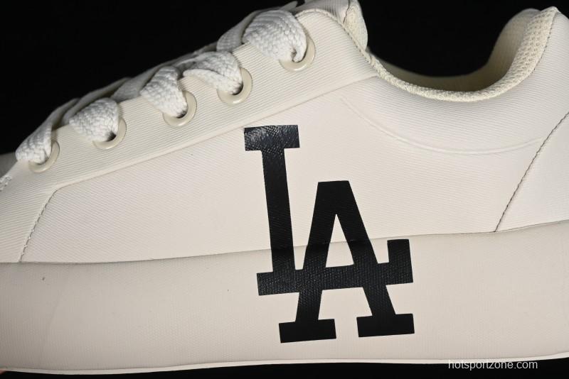 MLB Chunky Classic Base New York Yankees Lightweight Platform Casual Sneakers - 3ASXCCB4N07CRS