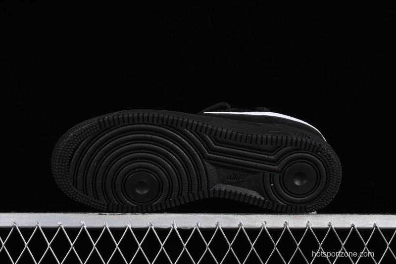 Nike Air Force 1 '07 Low Classic Lace-Up Casual Sneakers in Black & White - ZH0316-018