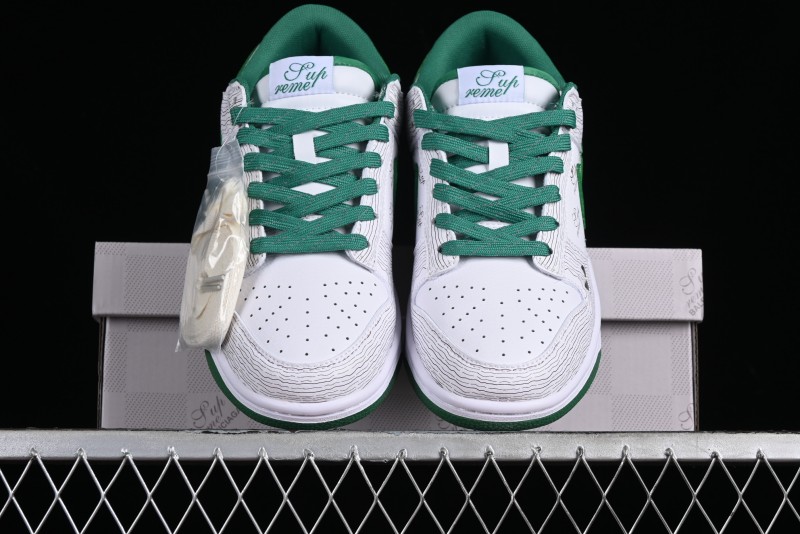 Supreme x Nike Dunk Low SB Skate Shoes with Zoom Air Cushion - XD6188-033