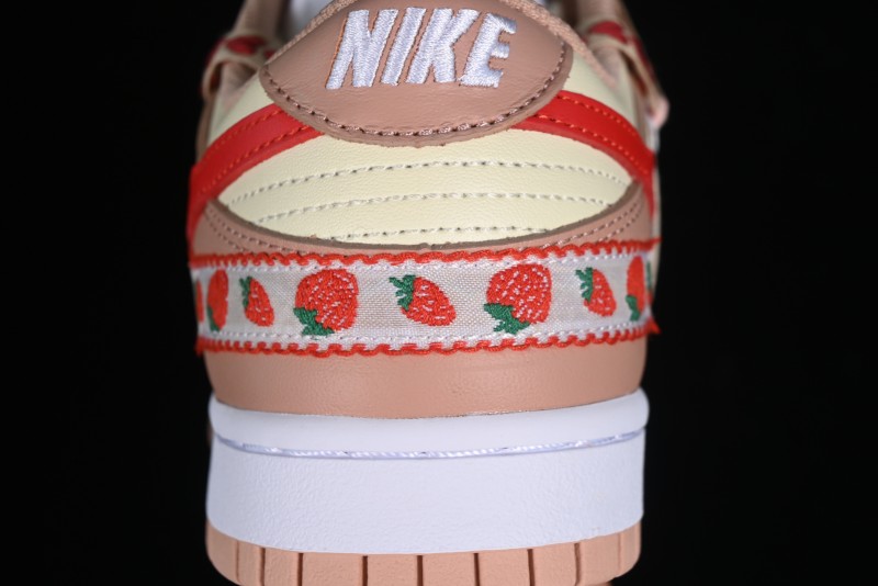 Nike Dunk Low SB Christmas Gift Strawberry Cake Casual Sneakers with Dual Laces - DD1503-118