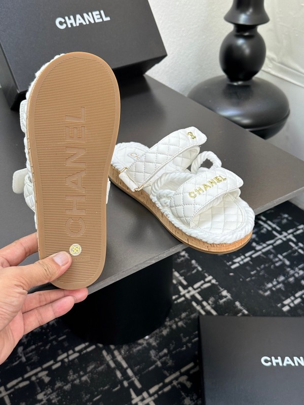 2025 Slippers Chanel White Quilted Fabric Cork Sole LY00250