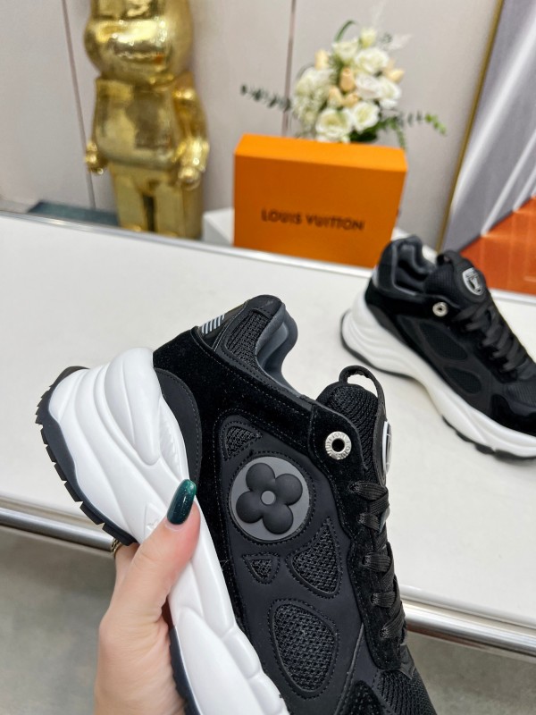 2025 Unisex Louis Vuitton Black Mesh Suede Running Shoes LY00340
