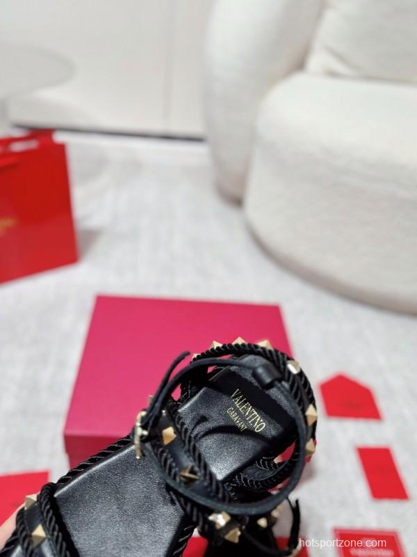 2025 Women Valentino Black Leather Sandals Studded LY00250