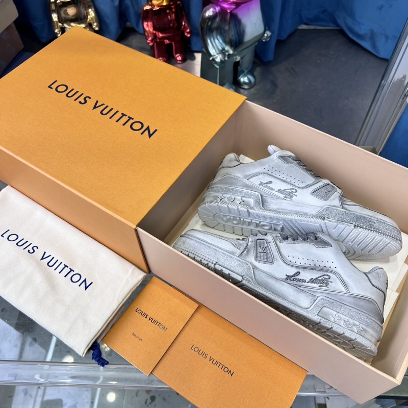 2025 Unisex Louis Vuitton Silver Leather LV Trainer