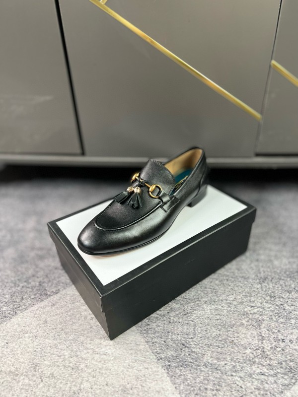2024 Men Louis Vuitton Black Leather Loafer