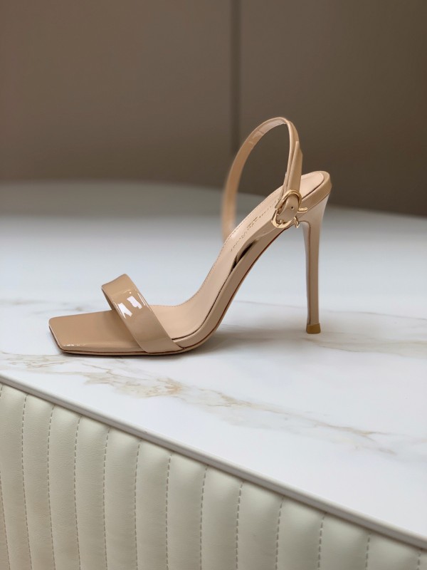 2025 Women Gianvito Rossi Beige Patent Leather Sandals