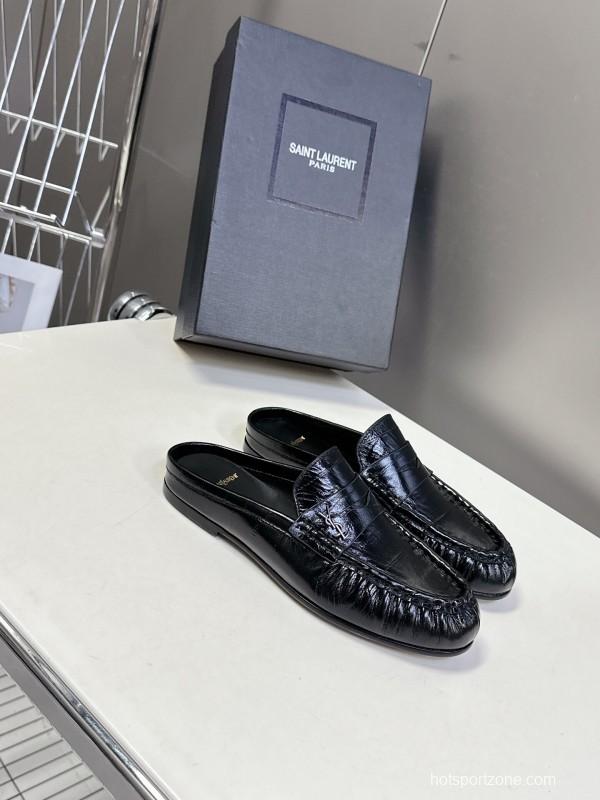 2025 Women Yves Saint Laurent Black Calfskin Loafers KFY00330