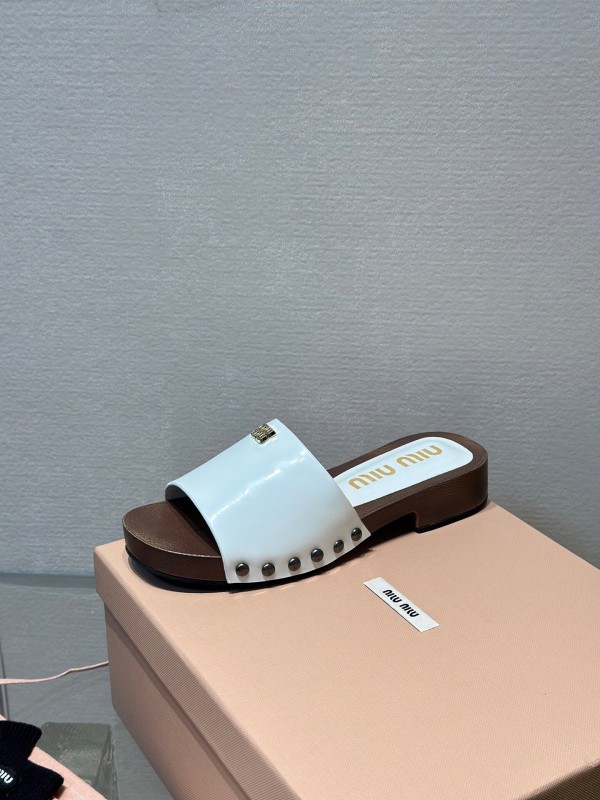 2025 Women Miumiu White Leather Slippers