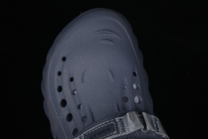 Crocs Bobs Flat Heel Closed Toe Slip-On Beach Clog Sandals - B.D4