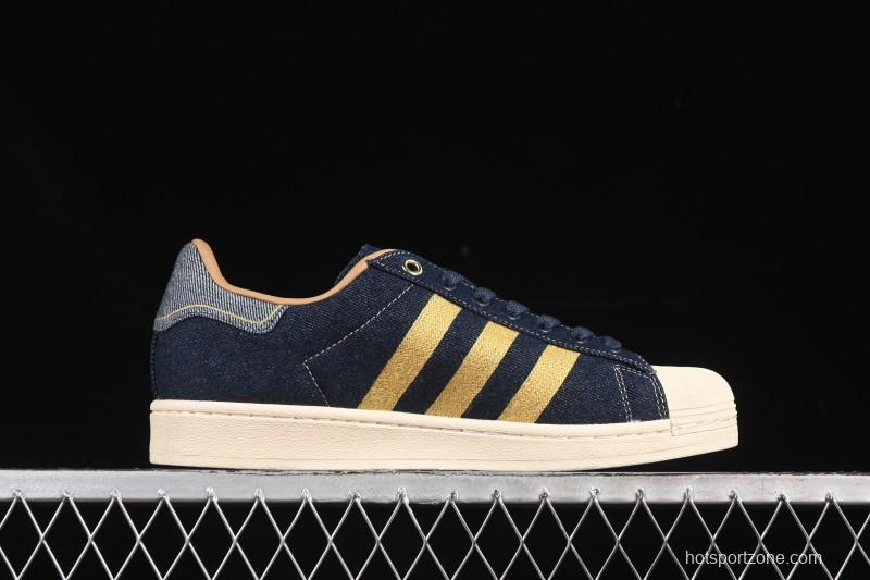 Adidas Superstar 82 Casual Sneakers with Shell Toe Design - JH5577