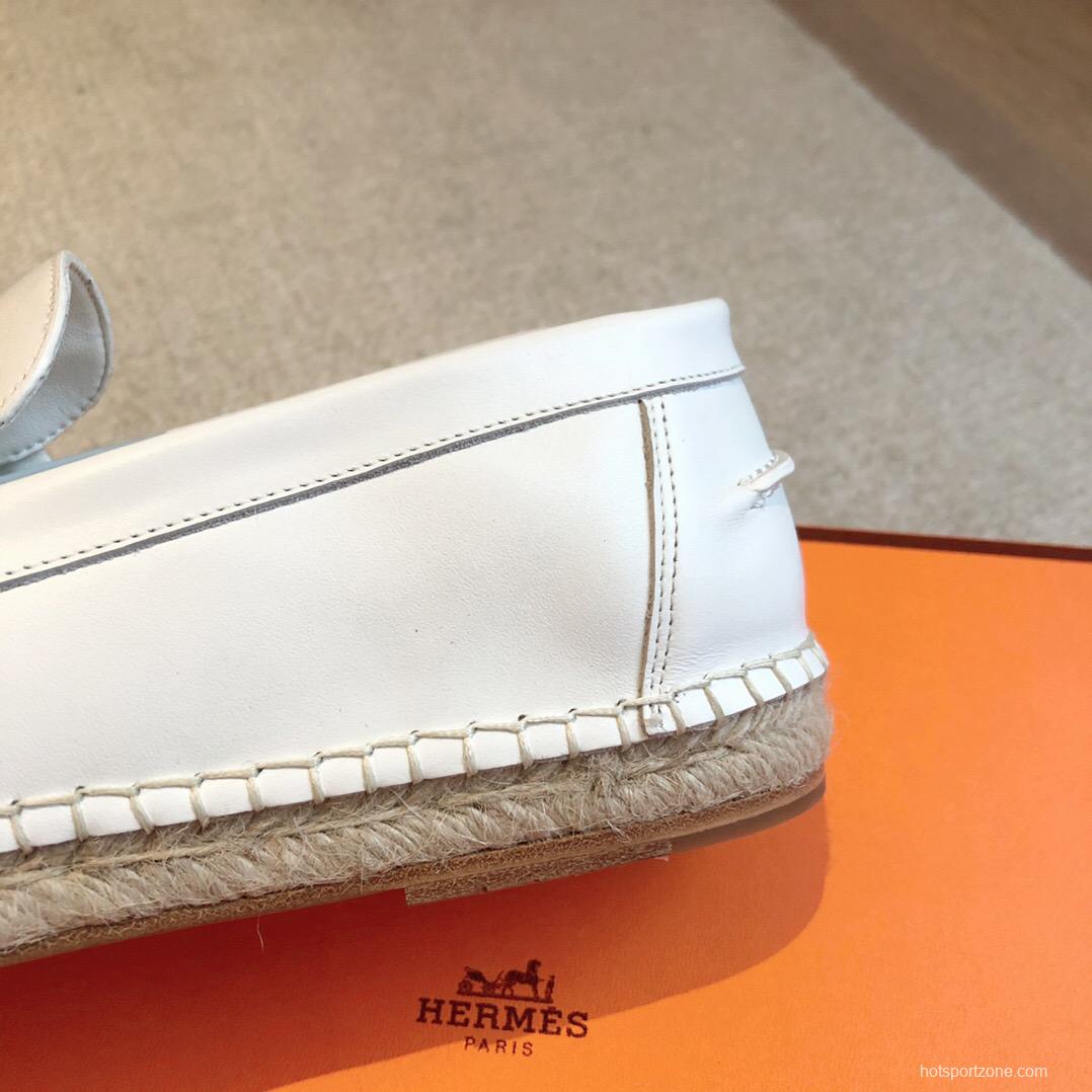 2025 Unisex Hermès White Calfskin Leather Loafers AS00380