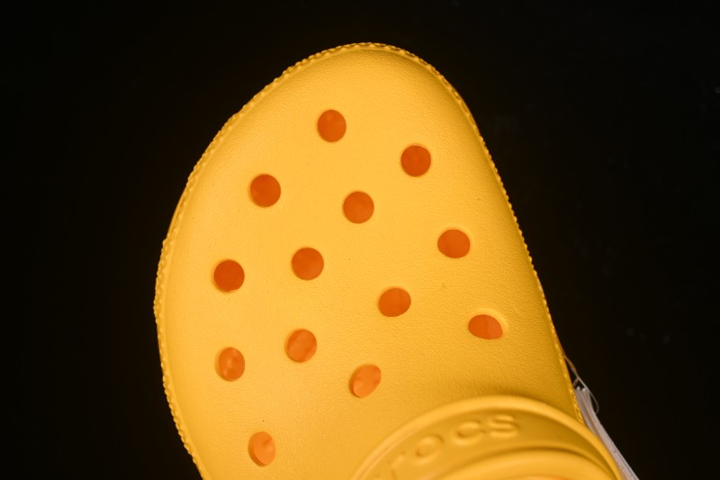 Crocs Classic Two-Way Beach Clog Sandals - B.D4