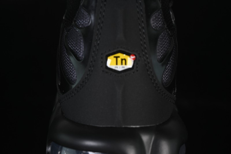 Nike Air Max Plus Retro Running Shoes with Air Cushion - IM4868-010