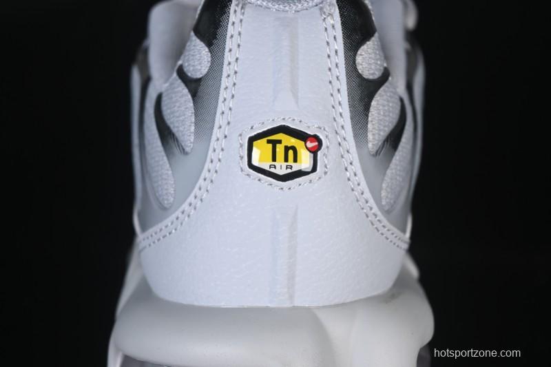 Nike Air Max Plus Retro Running Shoes with Air Cushion Technology - 852630-021