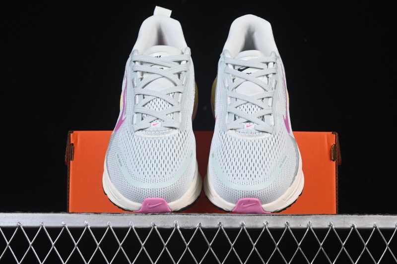Nike Air Zoom Vomero 18 Cushioned Running Shoes - IH3634-099