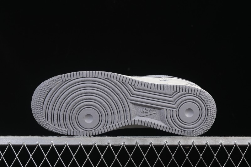 Nike Air Force 1 '07 Low Stussy Sneakers with Grey Swoosh and Full-Length Air Cushion - CS5288-040