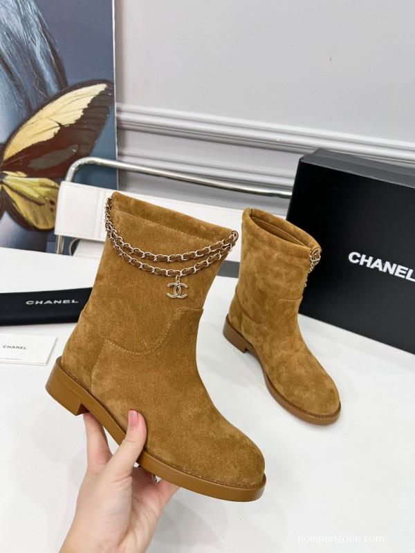 Chanel Quilted Leather Flat Ankle Boots with Four-Leaf Clover and CC Logo - LY00400