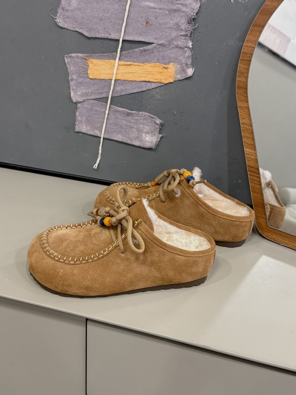 UGG 2025 Spring/Summer Collection Cozy Wool Slippers with Retro Buckle - KFY00240