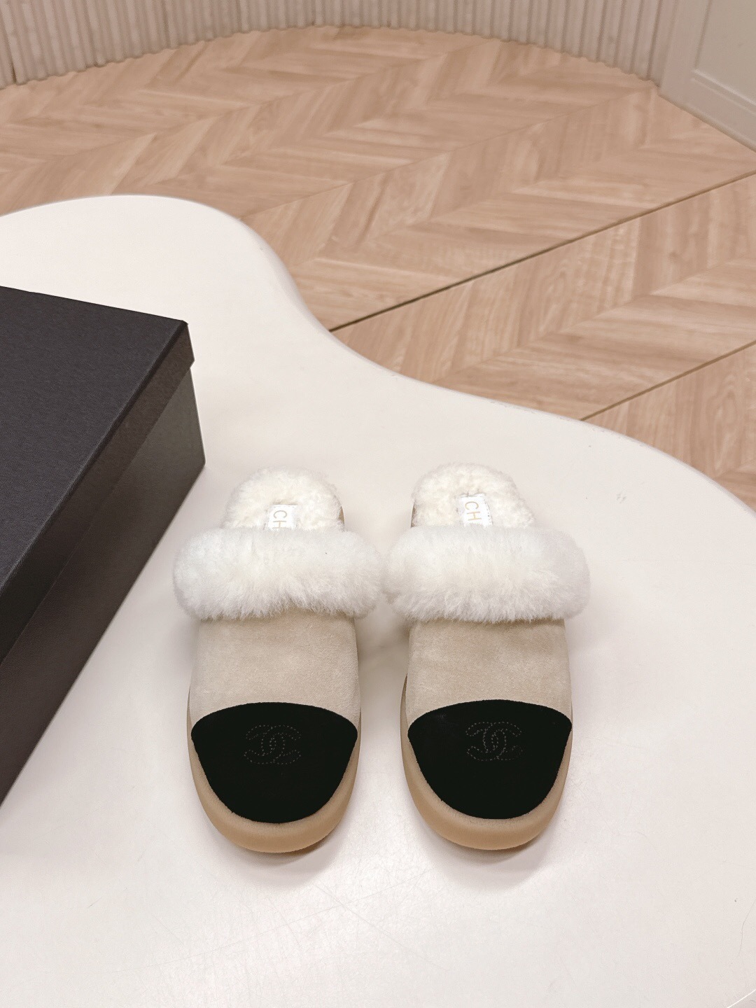 Chanel 2025/SS Fall Winter New Fur Slide Sandals Half-Drag - KFY00310