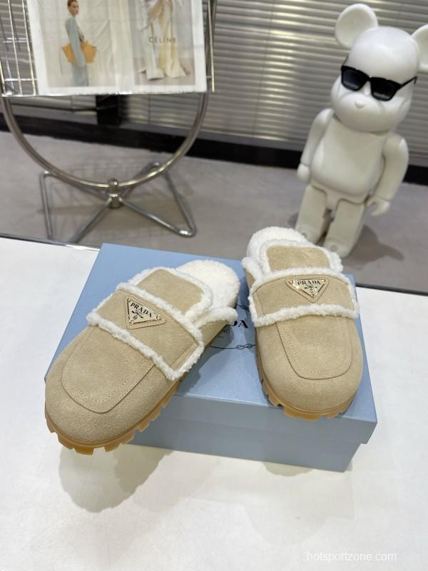 Prada Fall/Winter 2025 New Fur Mule Slippers with Triangle Buckle Bread Loaf Toe - KFY00270