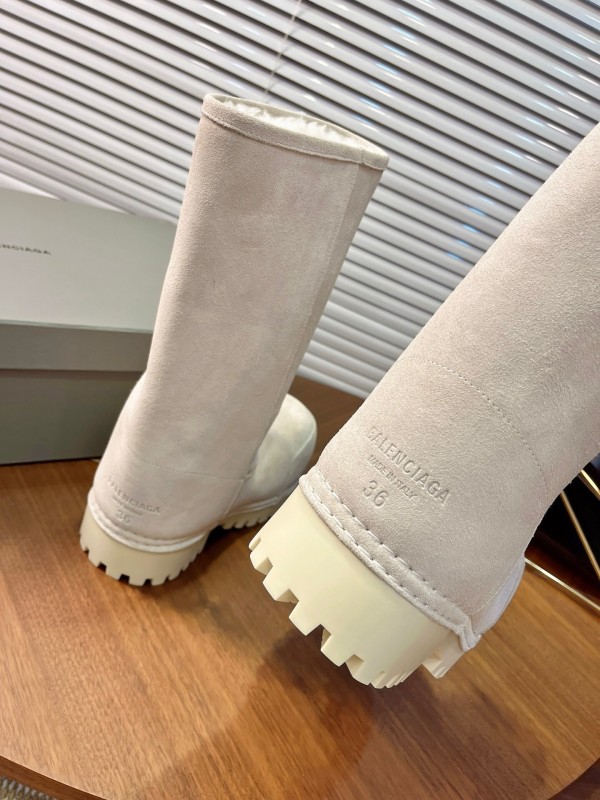 Balenciaga 2025 SS Oversized Platform Snow Boots with High Heel - AS00570
