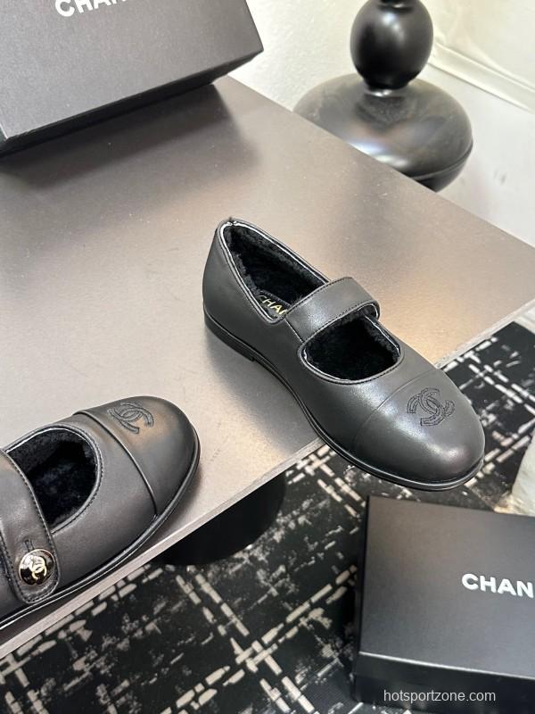 Chanel 2025 SS French Mary Jane Flat Shoes with Fur Trim - KFY00300
