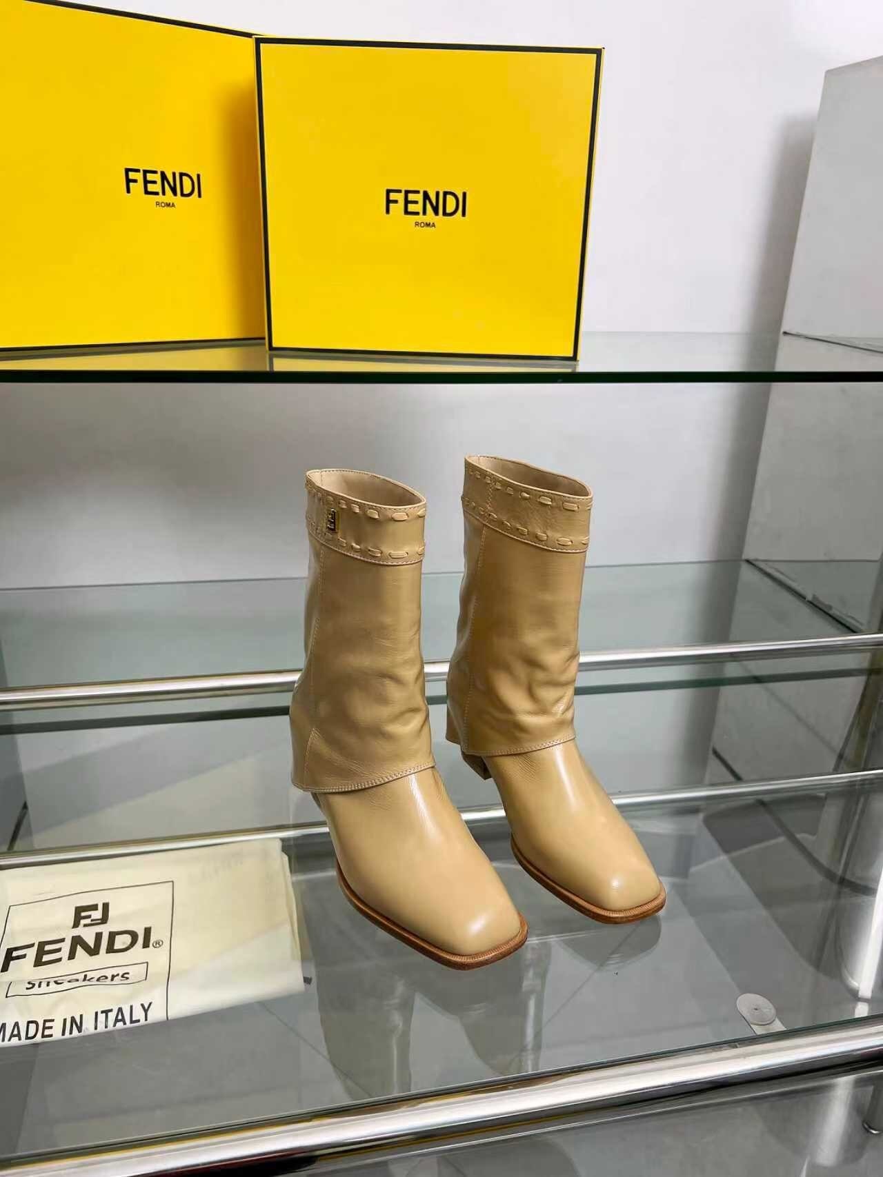 Fendi 2025 SS Straight-leg Boots with Wide Heel - LY00440/LY00510