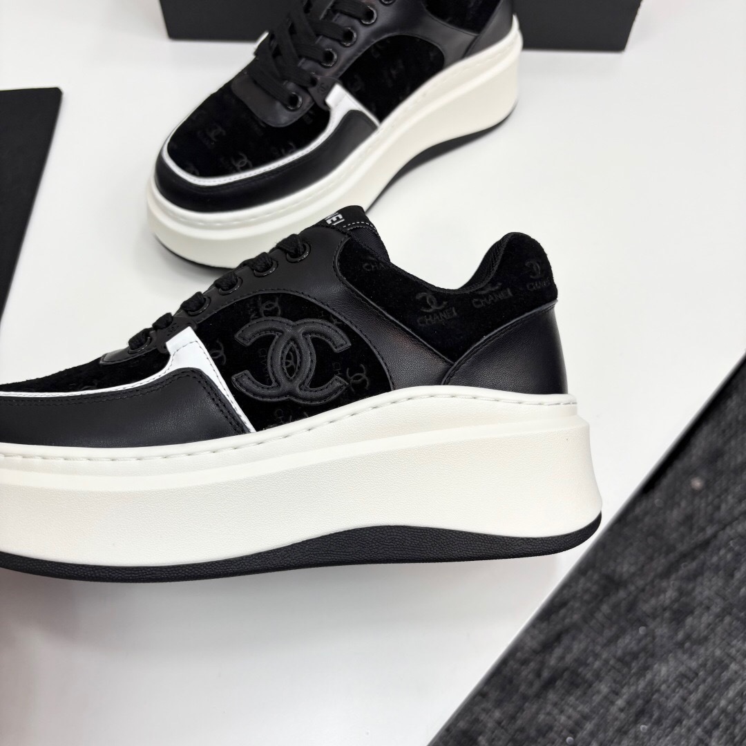 Chanel 2025 SS Panda Casual Sneakers - LY00340