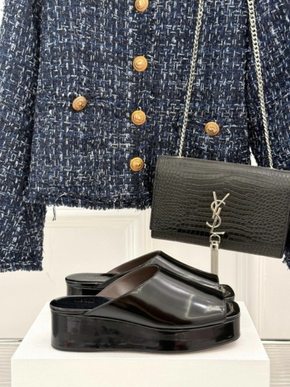 The Row Fall/Winter 2025 Platform Slides - KFY00280