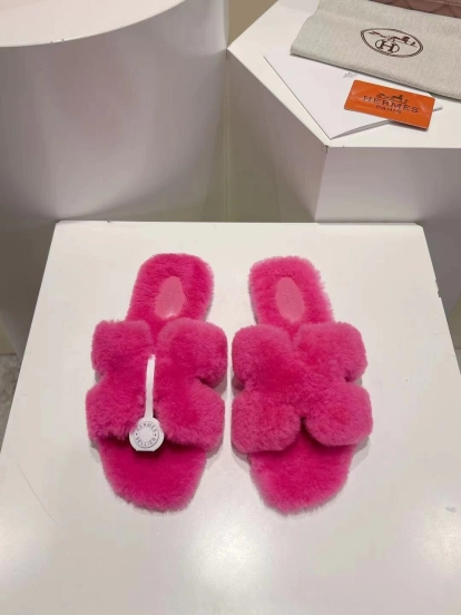Hermès Fall/Winter 2025 Flat Fur Slippers - LY00240