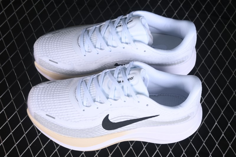Nike Journey Run Cushioned Low-Top Running Shoes for Men - CN5658-100