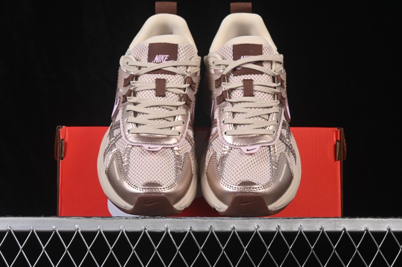 Nike V2K Run Retro Low-Top Running Shoes with Cushlon Cushioning - FD0736-115