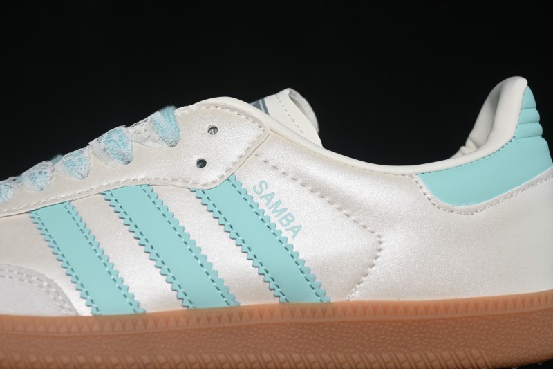 Adidas Samba OG Classic Skateboarding Shoes with Retro Suede Design - KJ4304