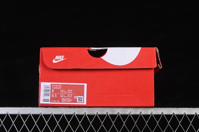 Nike Air Max 90 Retro Running Shoes with Visible Air Cushioning - II7588-100