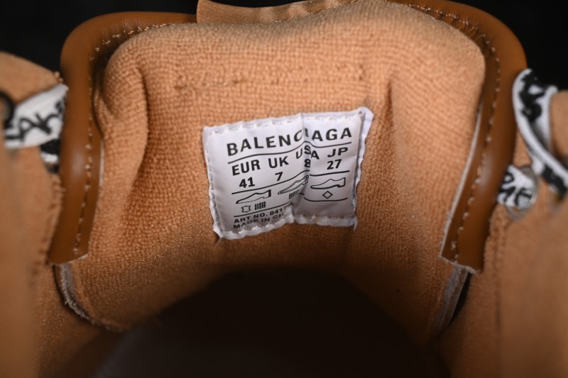 Balenciaga Hamptons Worn Out Retro Casual Sneakers with Distressed Finish - WCURS2200