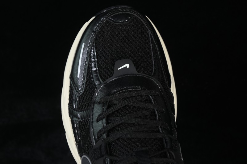 Nike V2K Run Retro Low-Top Running Shoes with Cushlon Foam Cushioning - FD0736-012
