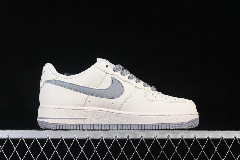 Nike Air Force 1 '07 Low Lifestyle Sneakers with Classic Leather Upper and Cushioned Midsole - SM6668-121