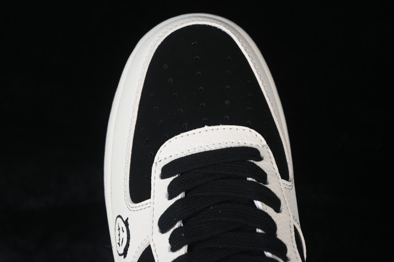 Nike Air Force 1 '07 Low Basketball Shoes with Black and White Contrast Design - BK1916-005