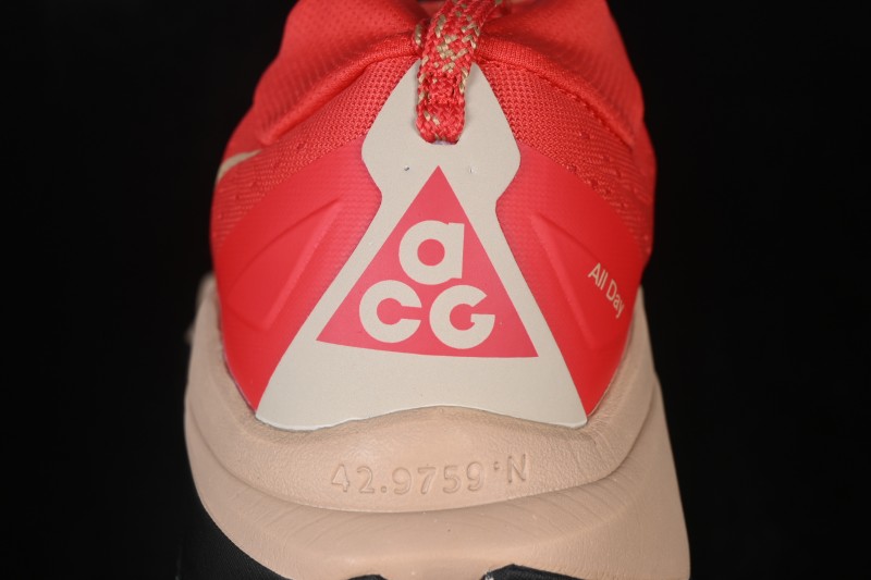 Nike ACG Zegama Trail Running Shoes with Soft React Foam Cushioning and Sticky Rubber Outsole - HV8113-109