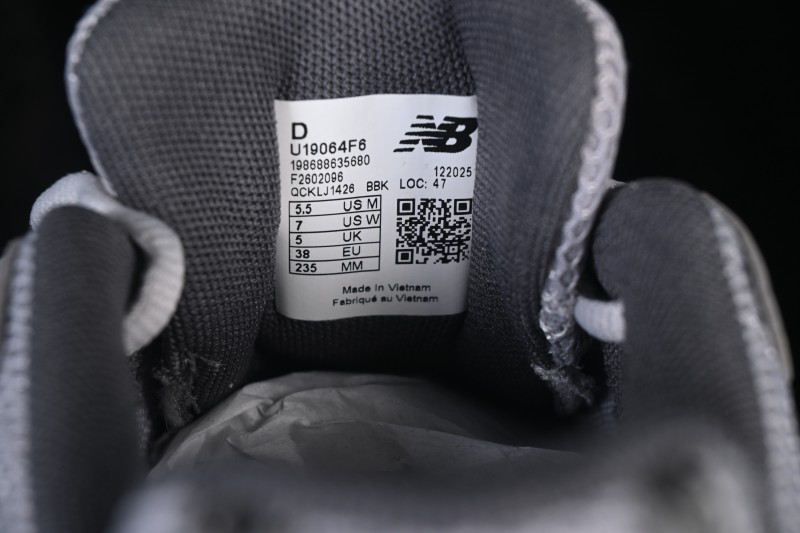 New Balance 1906 Retro Running Shoes with Lightweight Leather and Breathable Mesh Upper - U19064F6