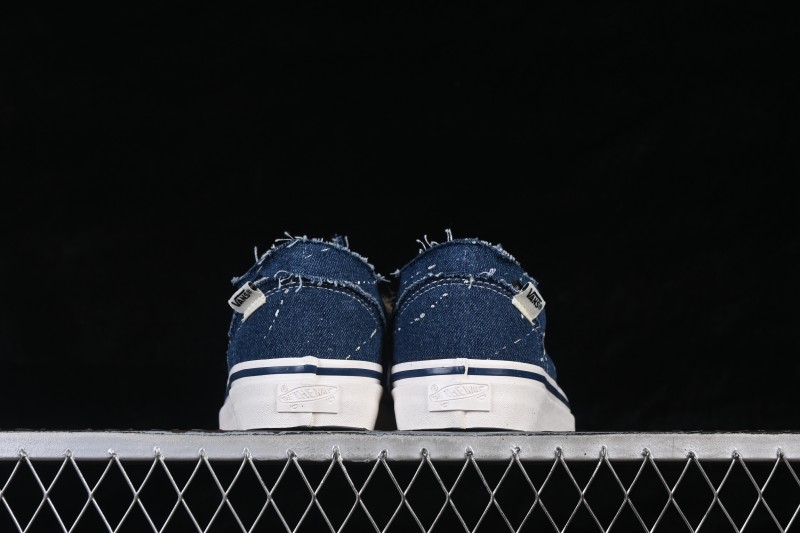 Vans Old Skool Frayed Low-Top Skateboarding Shoes - VN000E9HGTL