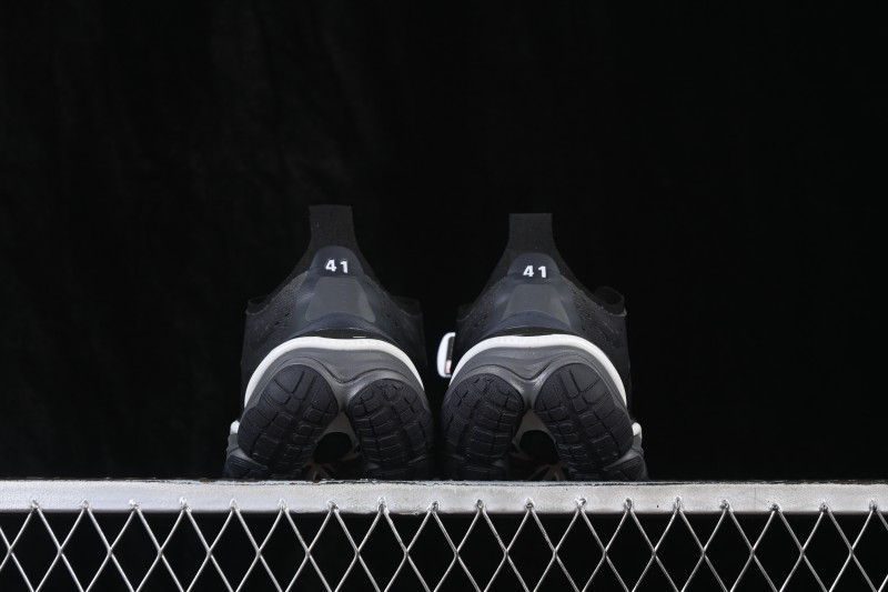 Balenciaga Anatomic Runner Low-Top Lifestyle Sneakers with Five-Toe Structure - WANRN1100