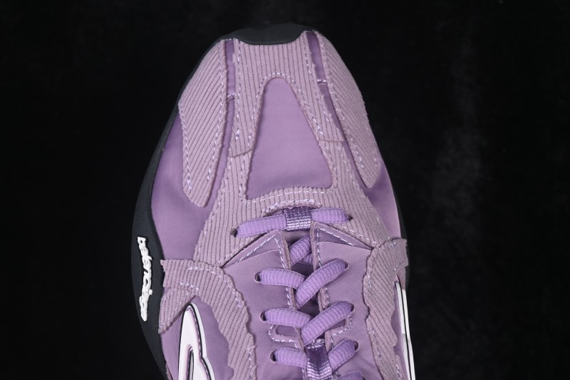 Balenciaga Monday Ultra Sneaker Low-Top Lifestyle Shoes with Round Toe and Lace-Up Closure - WMNDI5910
